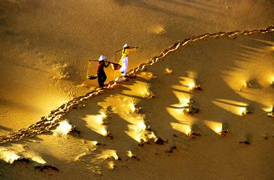 Vẻ đẹp b&iacute; ẩn kh&aacute;c lạ từ Đồi C&aacute;t bay 